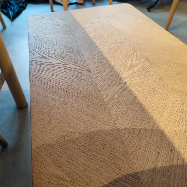Munsnet detectives! Please help me find this dining table!!!!