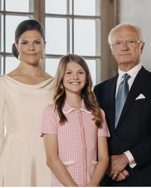 Royal Style and Beauty - what goes in the Bold Tower? White stilettos, green coats and too much of the flower?