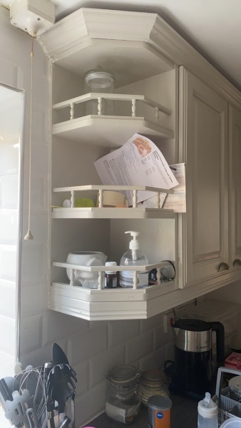 Kitchen corner shelves