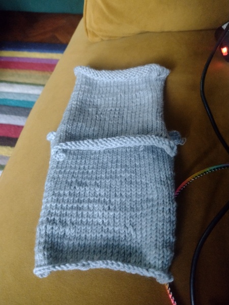 Woolly Hugs: A Blanket for fellow Mumsnetter thegreylady. Can you help us please?