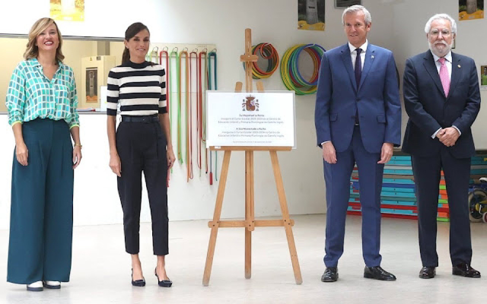 Royal Style and Beauty - what goes in the Bold Tower? White stilettos, green coats and too much of the flower?