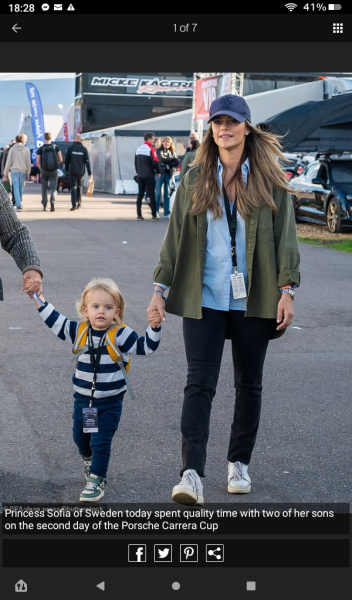 Royal Style: Embracing Autumn with a Varied Wardrobe - let's be like KC3 and enjoy!