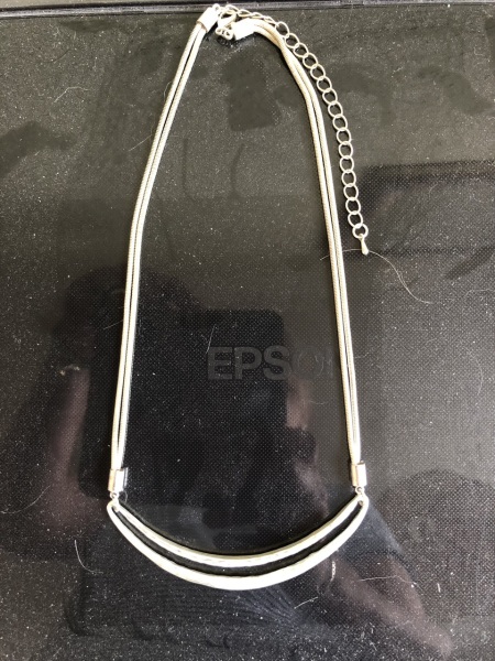 This necklace. Please help me find one