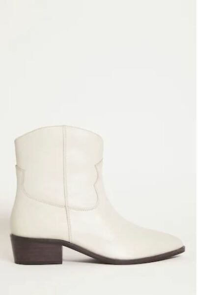What kind of boots would you wear with this?