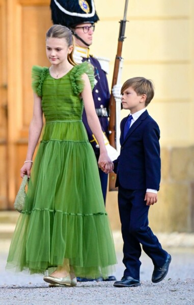 Royal Style and Beauty - what goes in the Bold Tower? White stilettos, green coats and too much of the flower?