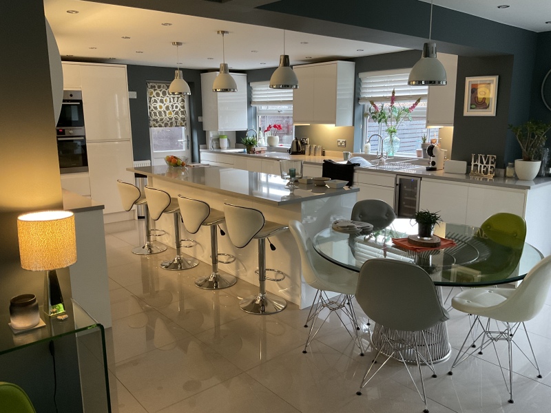 Show me your kitchen diner lounges!