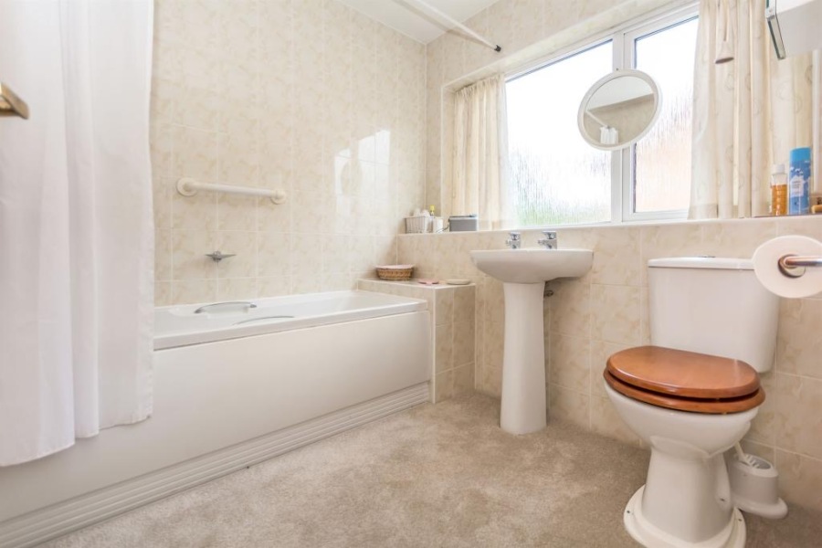 Can I see your overbath shower fittings, please?