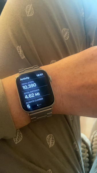 Has anyone got an Apple Watch SE?