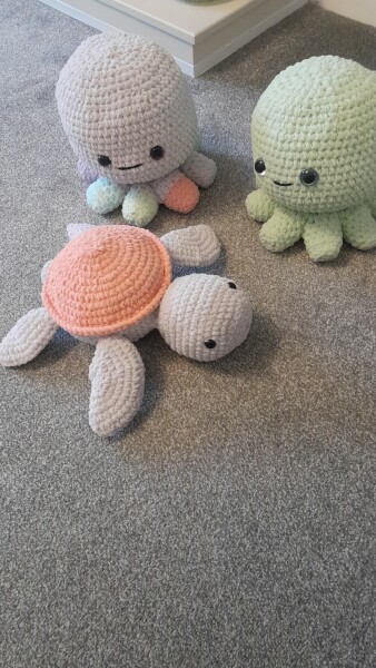 It's Crochet, Knit & Natter 10: New Year, New Yarn, New Thread!