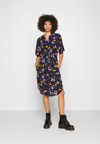Another help me find this dress