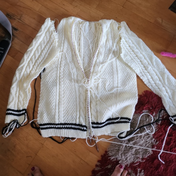 It's Crochet, Knit & Natter 10: New Year, New Yarn, New Thread!