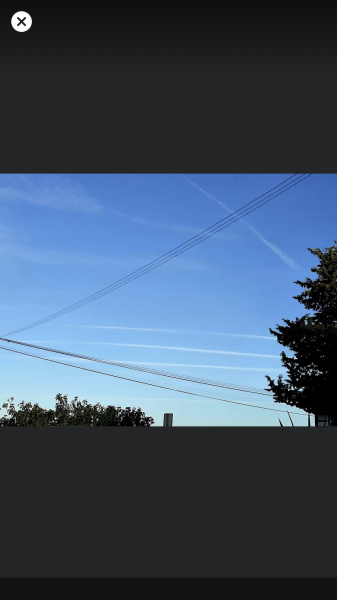 So many aeroplanes in the sky