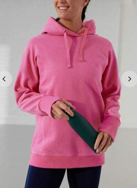 does this hoodie look cheap ?