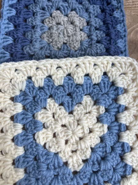 Woolly Hugs: A Blanket for fellow Mumsnetter thegreylady. Can you help us please?