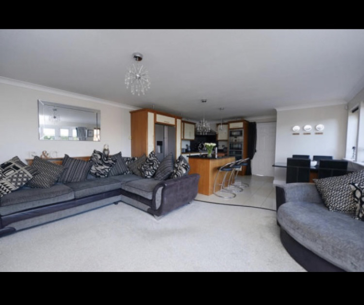 Show me your kitchen diner lounges!