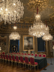 Royal Style and Beauty - what goes in the Bold Tower? White stilettos, green coats and too much of the flower?