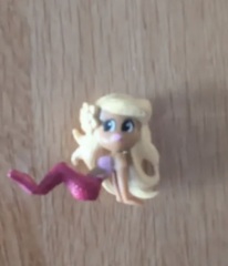 Looking for a mermaid fizz toy..