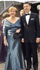 Royal Style and Beauty - what goes in the Bold Tower? White stilettos, green coats and too much of the flower?