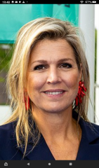 Royal Style: Embracing Autumn with a Varied Wardrobe - let's be like KC3 and enjoy!