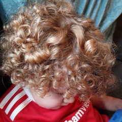 How to look after toddler’s curly hair?