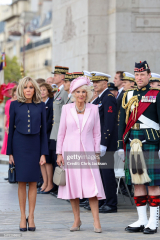 Royal Style: Embracing Autumn with a Varied Wardrobe - let's be like KC3 and enjoy!