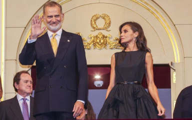 Royal Style and Beauty - what goes in the Bold Tower? White stilettos, green coats and too much of the flower?