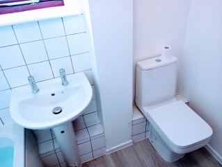 New bathroom, sealant issue