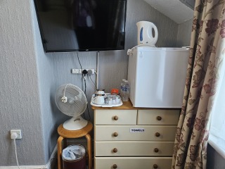 Royally fucked over by Diamonds Lodge on  booking.com and can't contact anyone