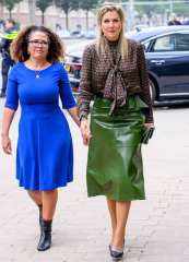 Royal Style: Embracing Autumn with a Varied Wardrobe - let's be like KC3 and enjoy!