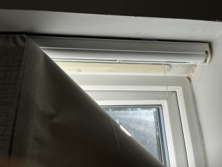 How to remove a Hilary's Roman blind