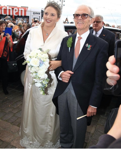 Royal Style: Embracing Autumn with a Varied Wardrobe - let's be like KC3 and enjoy!