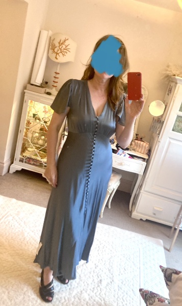 Does this dress look weddingy?