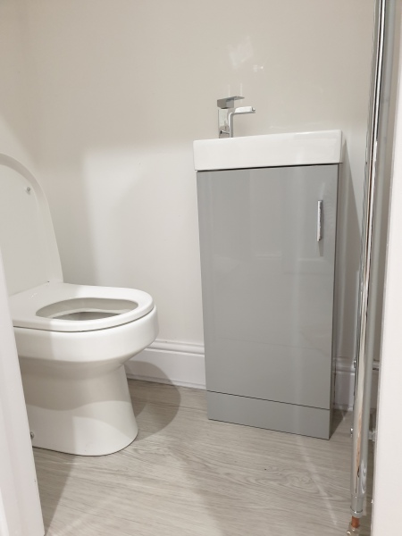 Aah, please help me sort this tiny understairs toilet