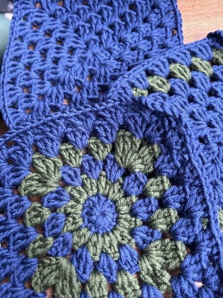 Woolly Hugs: A Blanket for fellow Mumsnetter thegreylady. Can you help us please?