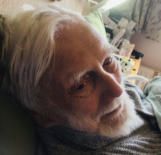 Woolly Hugs: A Blanket for fellow Mumsnetter thegreylady. Can you help us please?