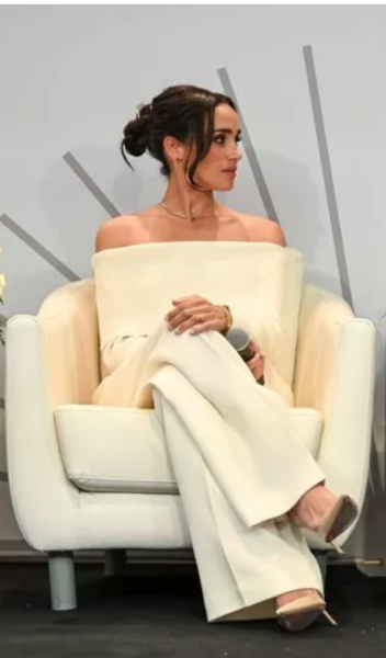 Meghan, Duchess of Sussex spotted out and about, part 2