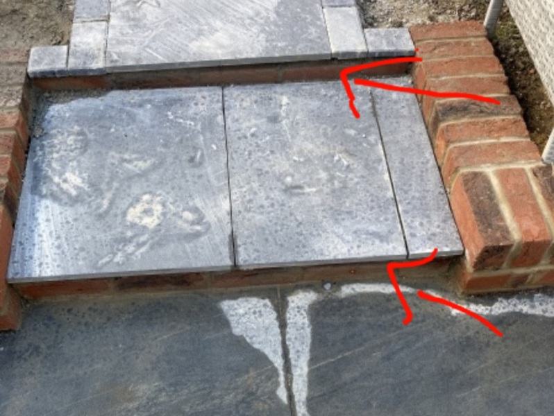 Help ! Builder has cocked up - pictures