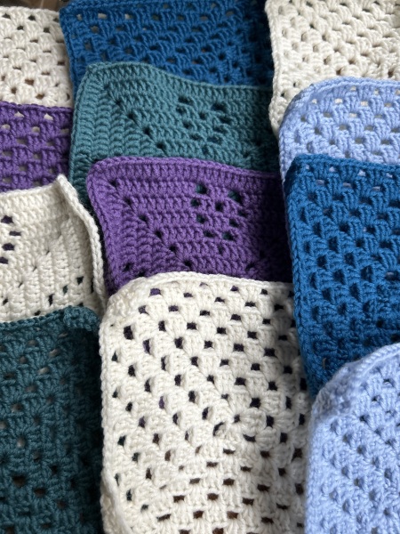 Woolly Hugs: A blanket in memory of JanH.