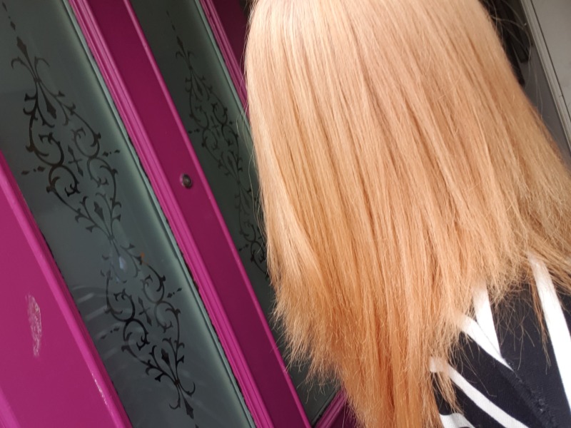 Any hairdressers/colourists about? I need a toner recommendation (with photo)