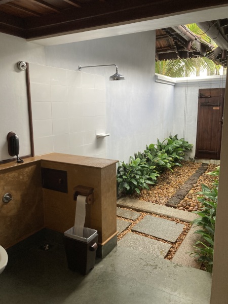 Does anyone like those semi-outdoor, tropical, hotel bathrooms?