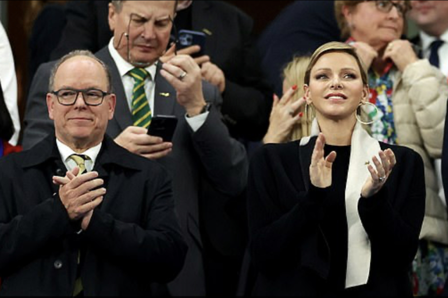 Royal Style: Embracing Autumn with a Varied Wardrobe - let's be like KC3 and enjoy!