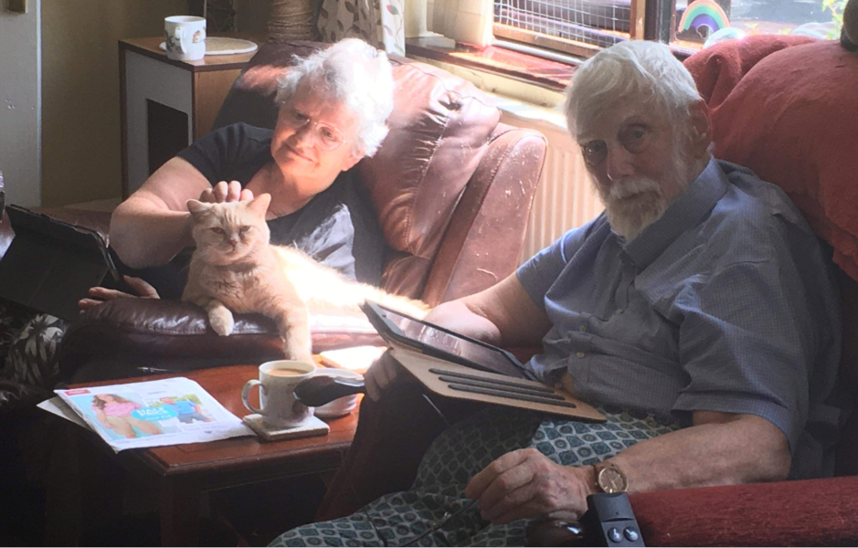 Woolly Hugs: A Blanket for fellow Mumsnetter thegreylady. Can you help us please?