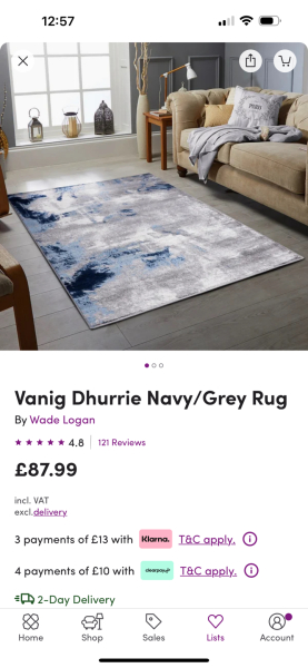 What cushions with this blue velvet sofa ??