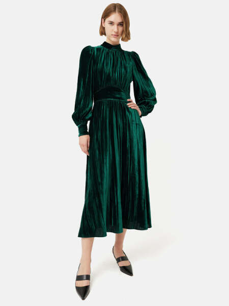 Help finding a dark green dress to elope in