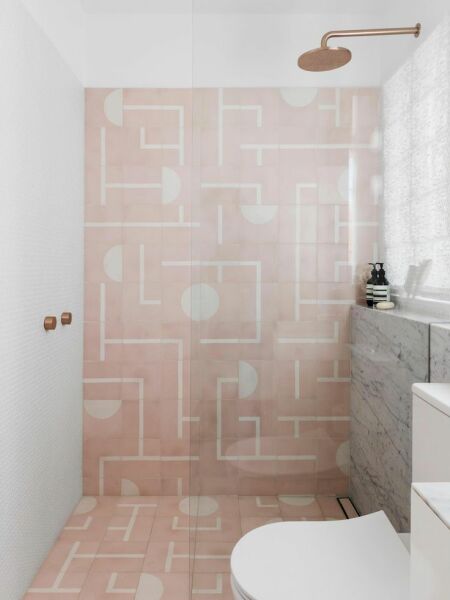 Ensuite refit - pink fitted furniture (not sanitary wear)??
