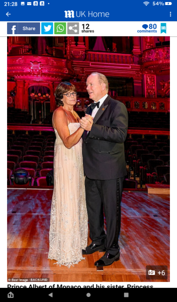 Royal Style: Embracing Autumn with a Varied Wardrobe - let's be like KC3 and enjoy!