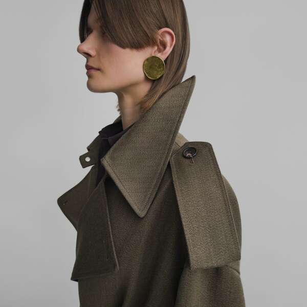 Les Parisiennes des Mamanset: A Sin of Pride