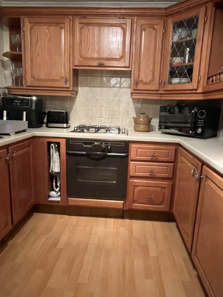 Help me date the decor