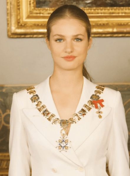 Royal Style: Embracing Autumn with a Varied Wardrobe - let's be like KC3 and enjoy!