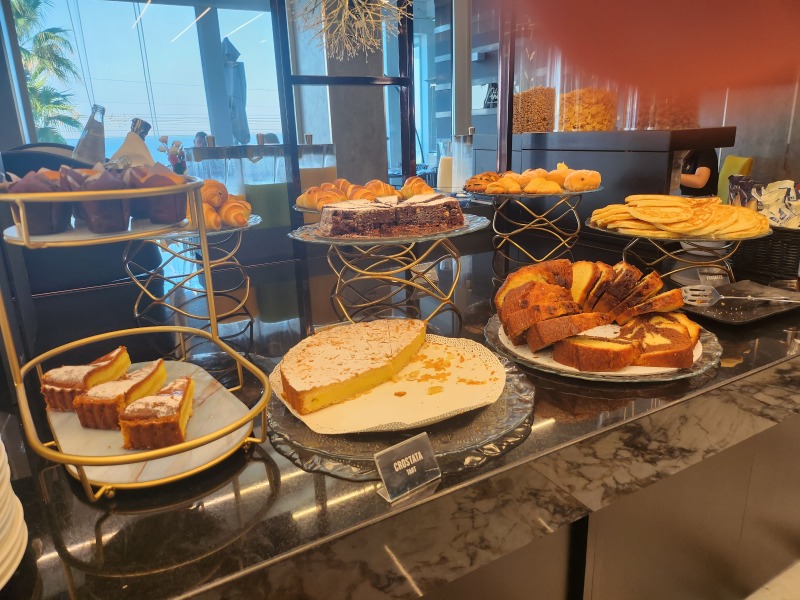 AIBU to eat cake for breakfast on a Sunday